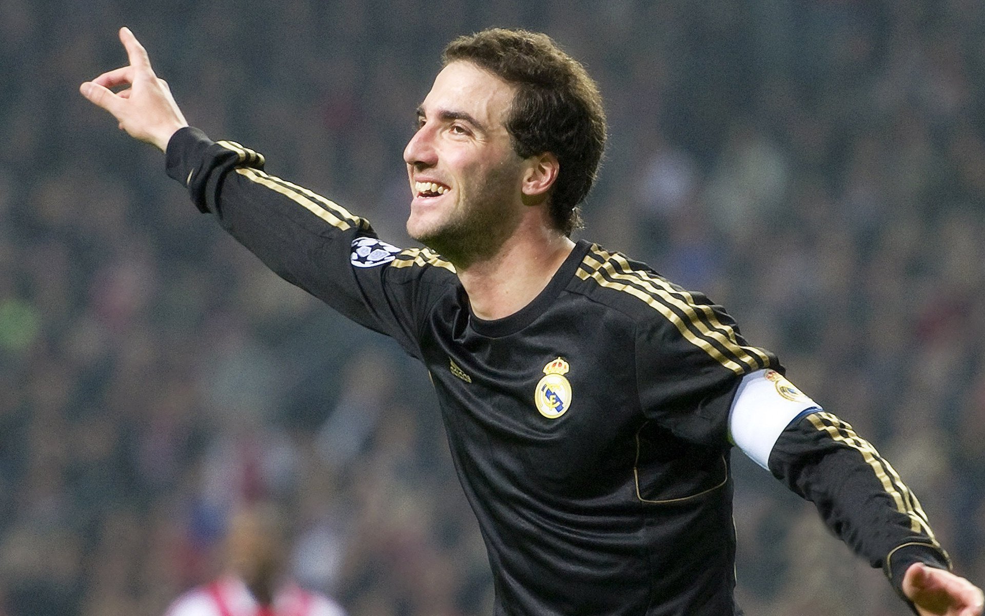 法甲激烈角逐：巴黎圣日耳曼主场迎战莱斯特，巴黎圣日耳曼 主场