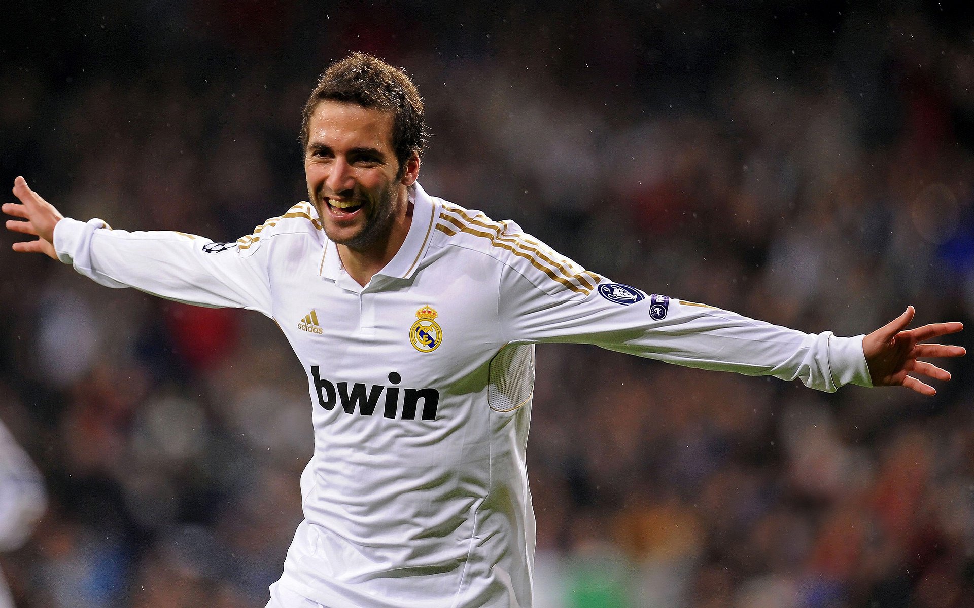 专业摄影捕捉高光时刻定格精彩瞬间激发更多观众情绪，好的摄影师捕捉瞬间